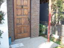 玄関ドアのカバー工法画像（施工前）１
