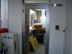 鉄ドアのカバー工法画像（施工後）２